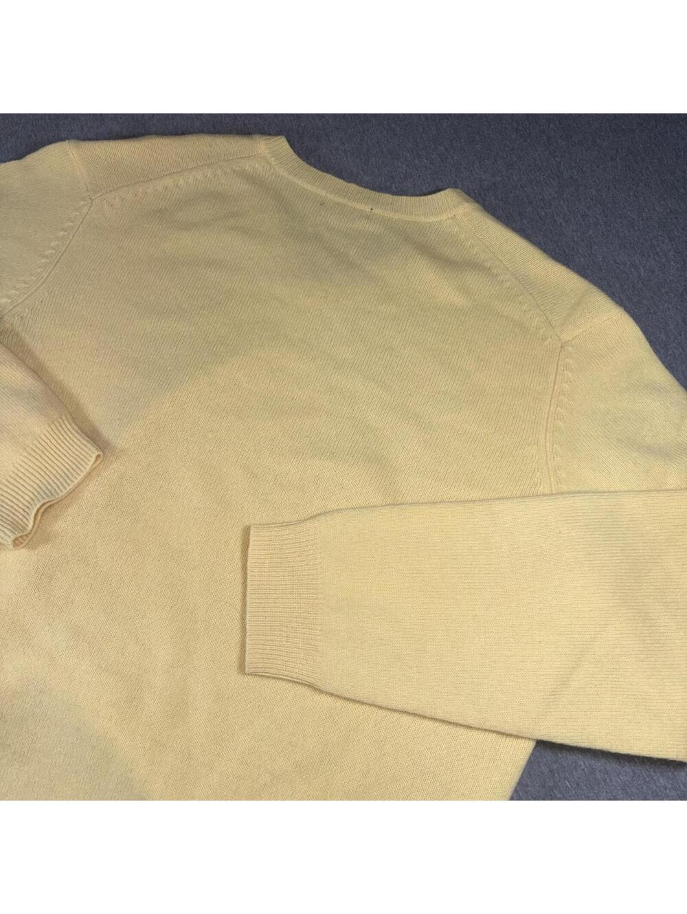 Club Room $80 100% Lambswool Men’s Large V-Neck Sweater Size L Yellow - Picture 4 of 8